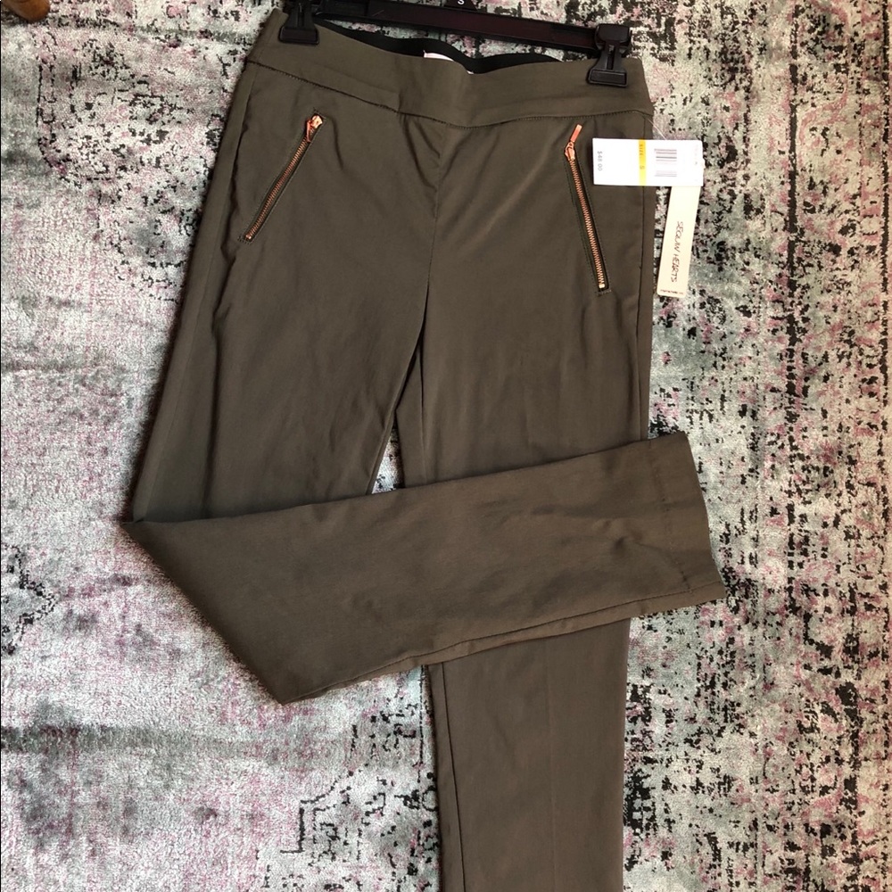 NWT Olive green PULL on ankle pants